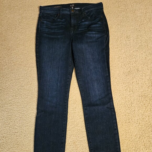 NYDJ Alina Leggings Jegging stretch Dark Wash denim Lift and Tuck size 10P - Picture 2 of 5